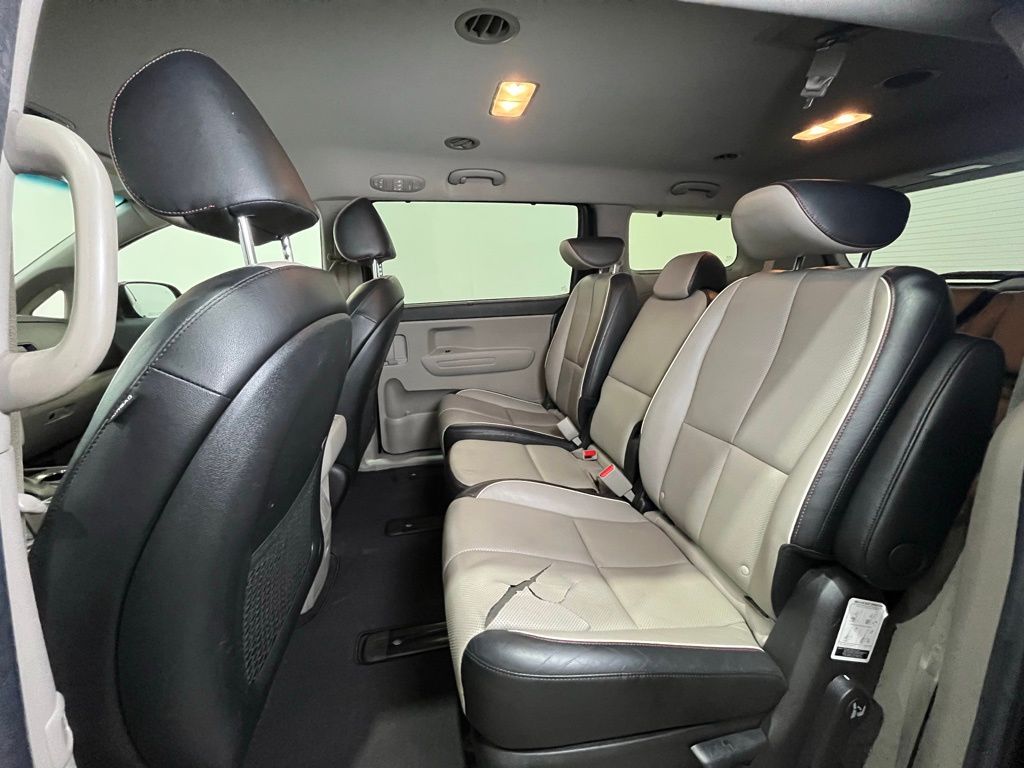 2020 Kia Sedona EX photo 17