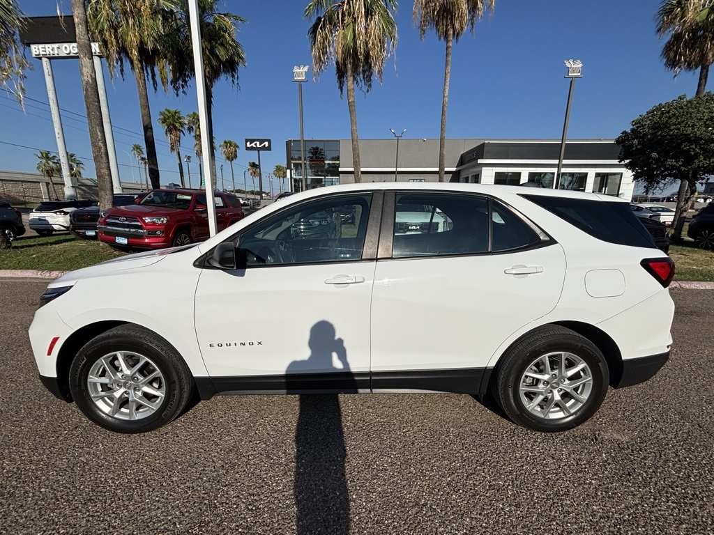 2023 Chevrolet Equinox LS photo 4