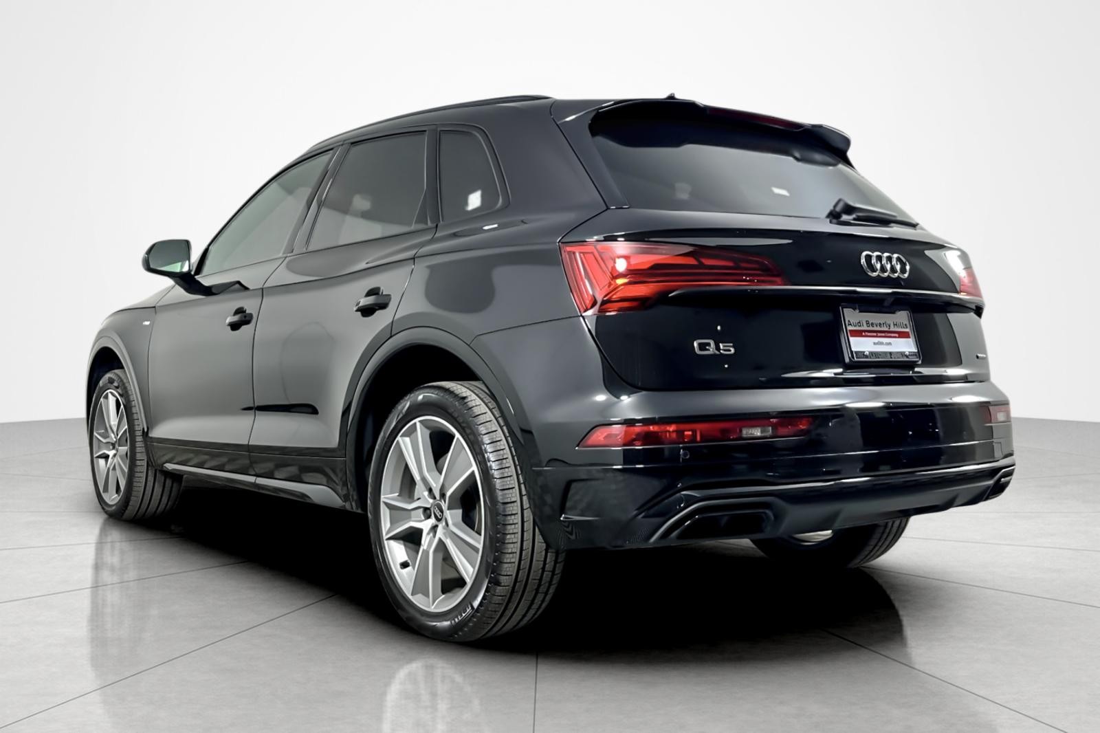 2025 Audi Q5 S line Premium 45 TFSI photo 3