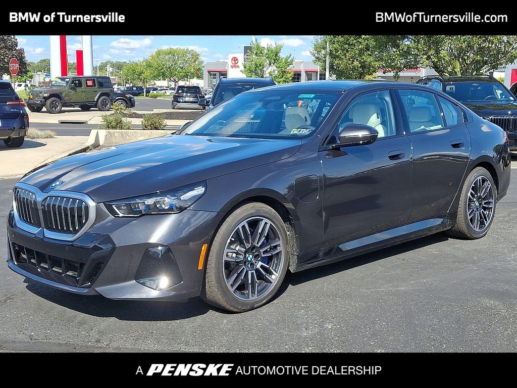 2026 BMW 5 Series 550e's photo