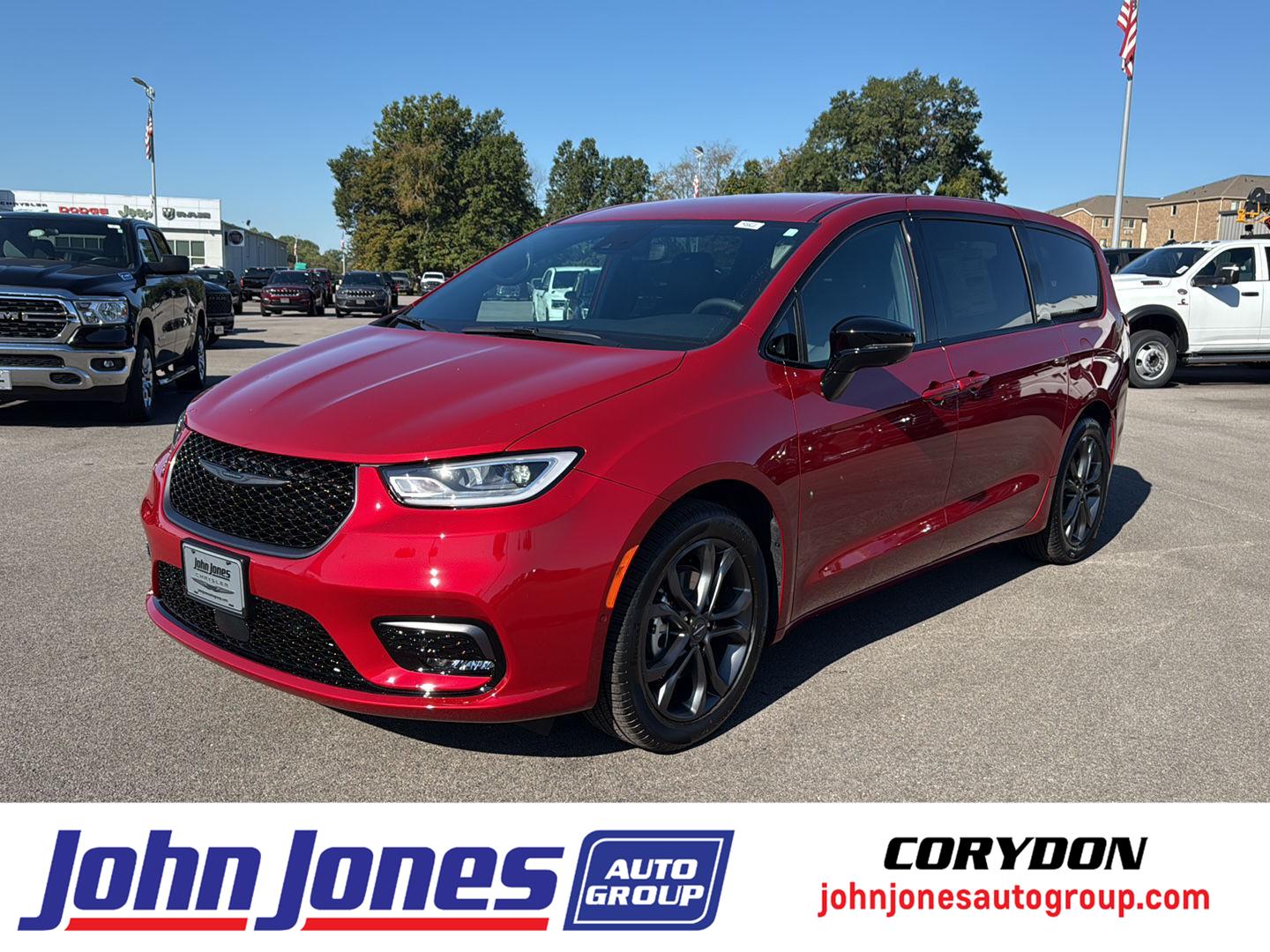 2026 Chrysler Pacifica Select's photo