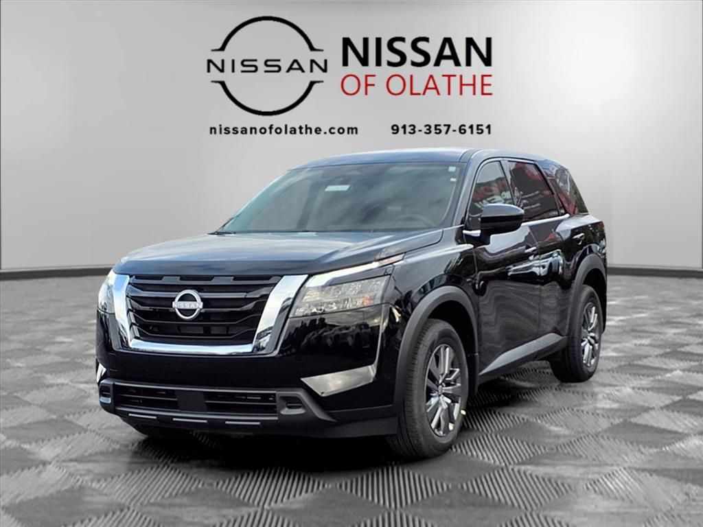 2025 Nissan Pathfinder S's photo