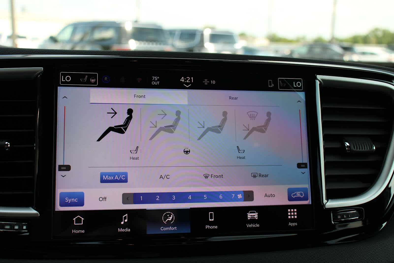2025 Chrysler Voyager LX photo 22