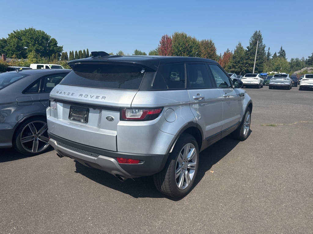 2017 Land Rover Range Rover Evoque SE photo 4
