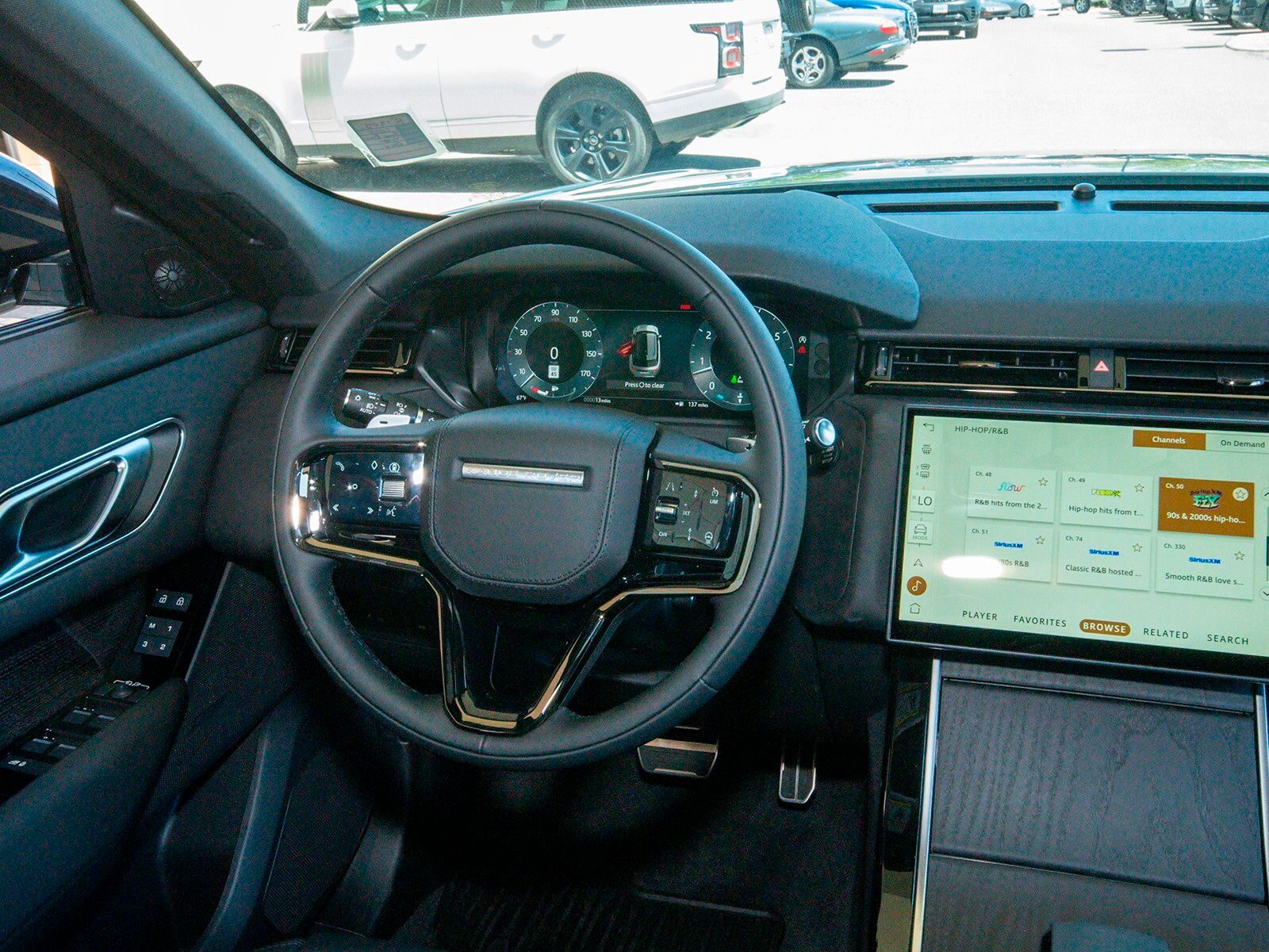 2025 Land Rover Range Rover Velar SE photo 32