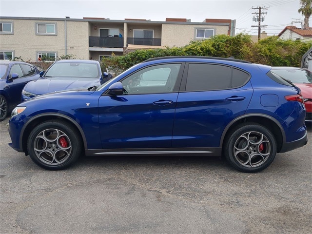 2022 Alfa Romeo Stelvio Ti photo 4