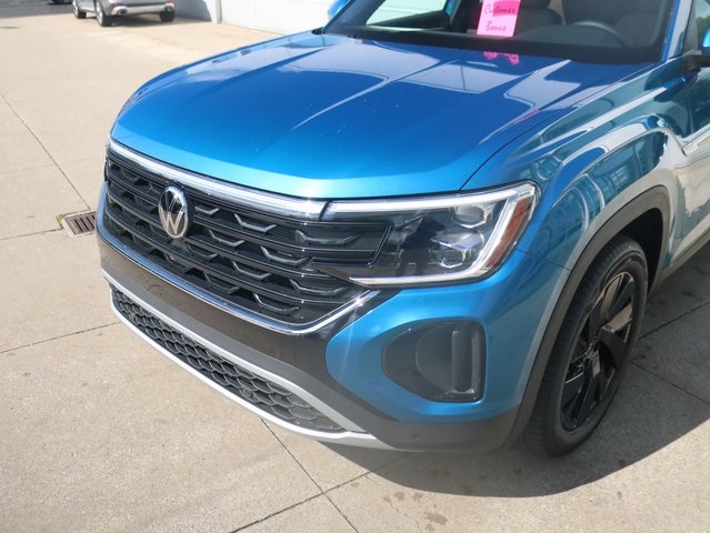 2024 Volkswagen Atlas Cross Sport SE Technology photo 3