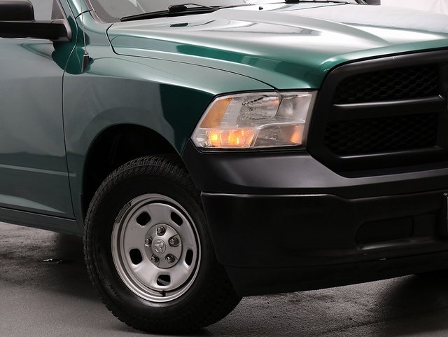 2022 Ram 1500 Classic Tradesman photo 3
