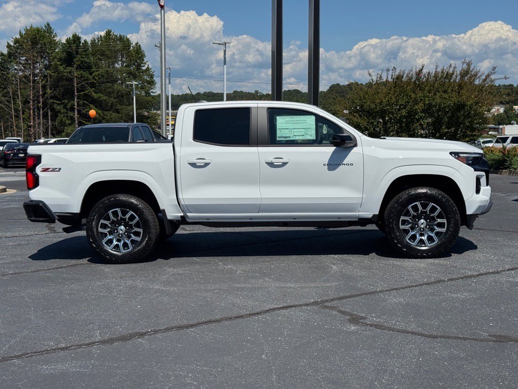 2026 Chevrolet Colorado Z71 photo 2
