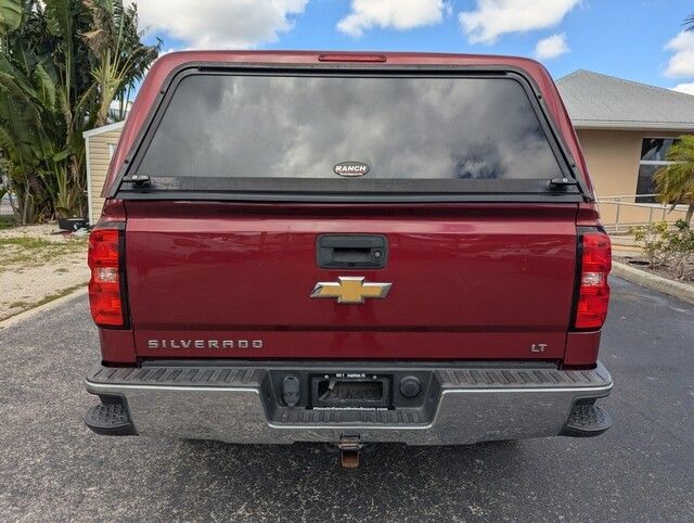2018 Chevrolet Silverado LT photo 4