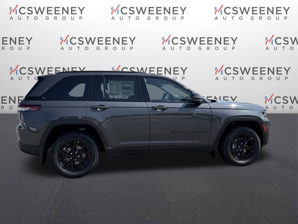 2025 Jeep Grand Cherokee Altitude photo 6