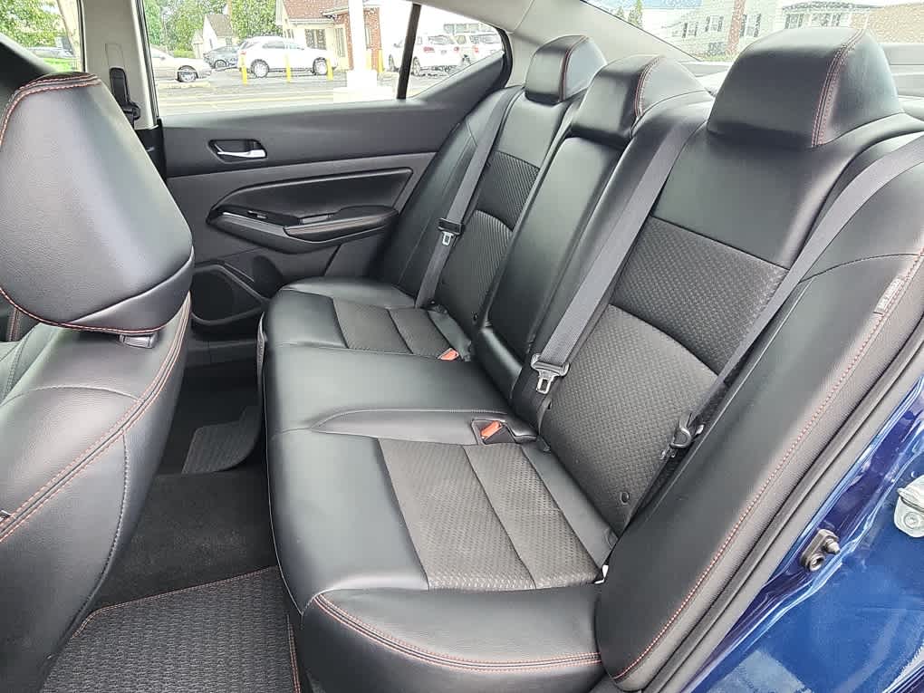 2023 Nissan Altima 2.5 SR photo 7