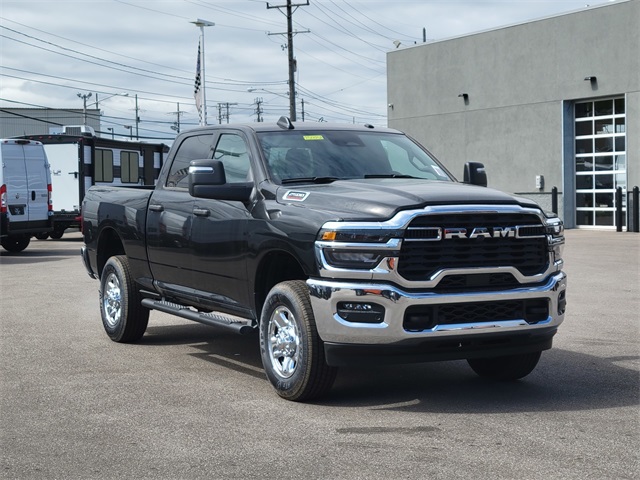 2025 Ram 2500 Tradesman photo 2