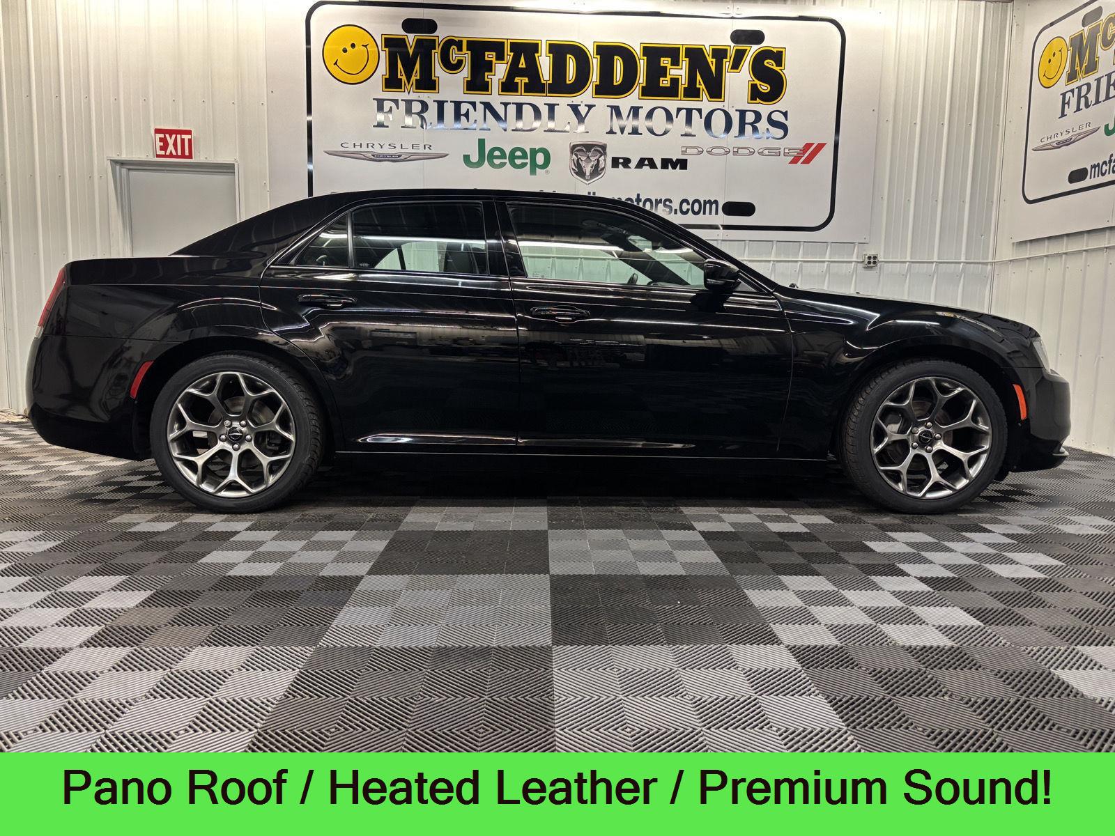 2018 Chrysler 300 S's photo