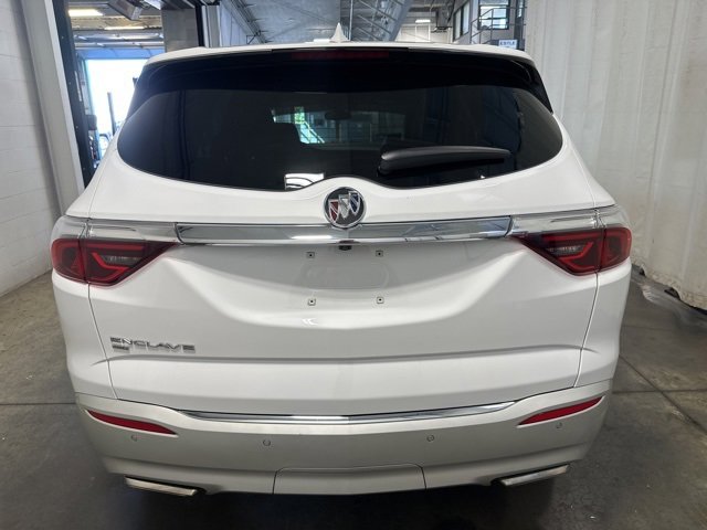2024 Buick Enclave Essence photo 3