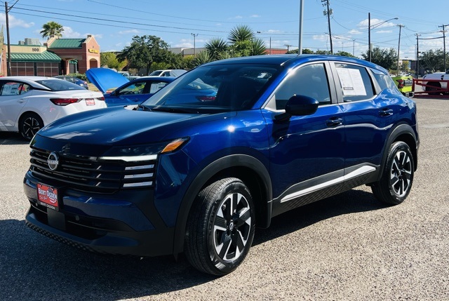 2025 Nissan Kicks SV photo 3