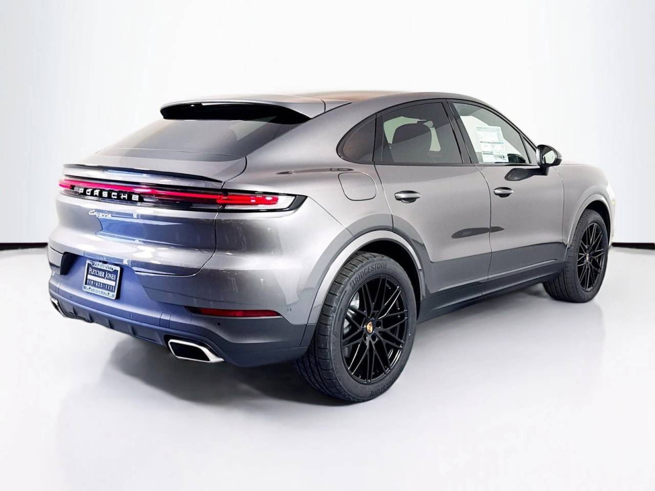 2025 Porsche Cayenne photo 8
