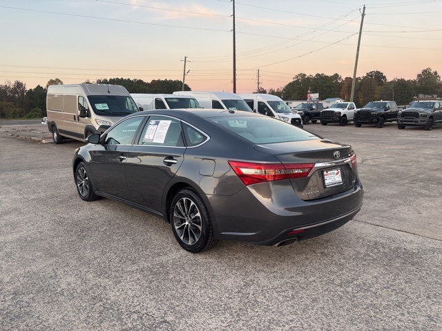 2016 Toyota Avalon Limited photo 4