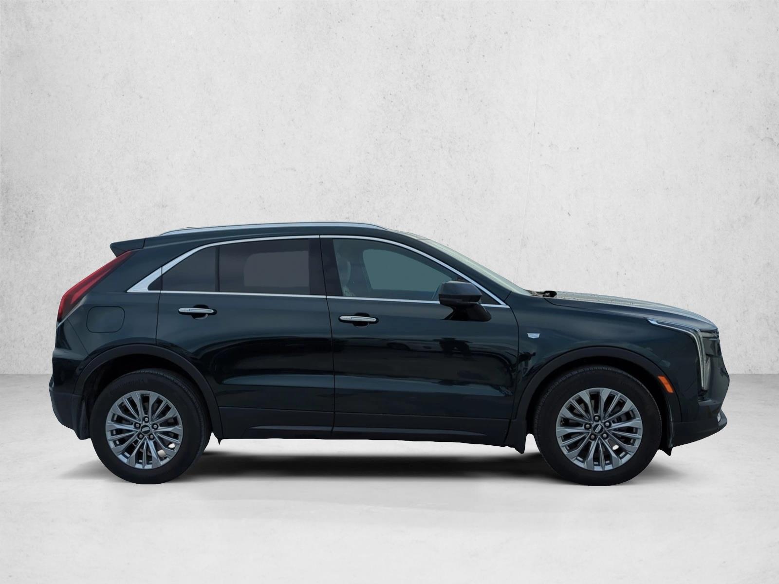 2024 Cadillac XT4 Premium Luxury photo 4