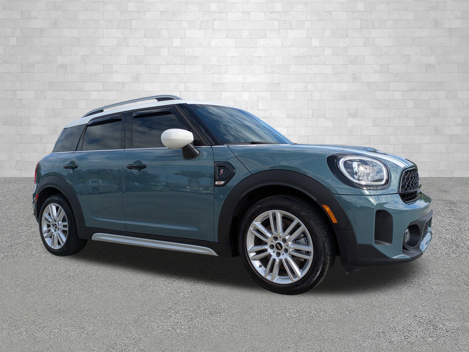 2023 MINI Countryman S's photo