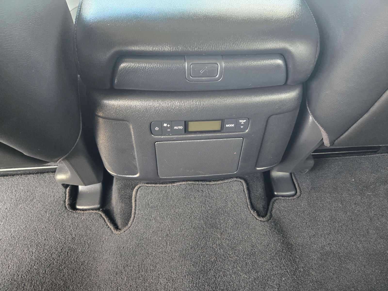 2024 Nissan Armada SL photo 11