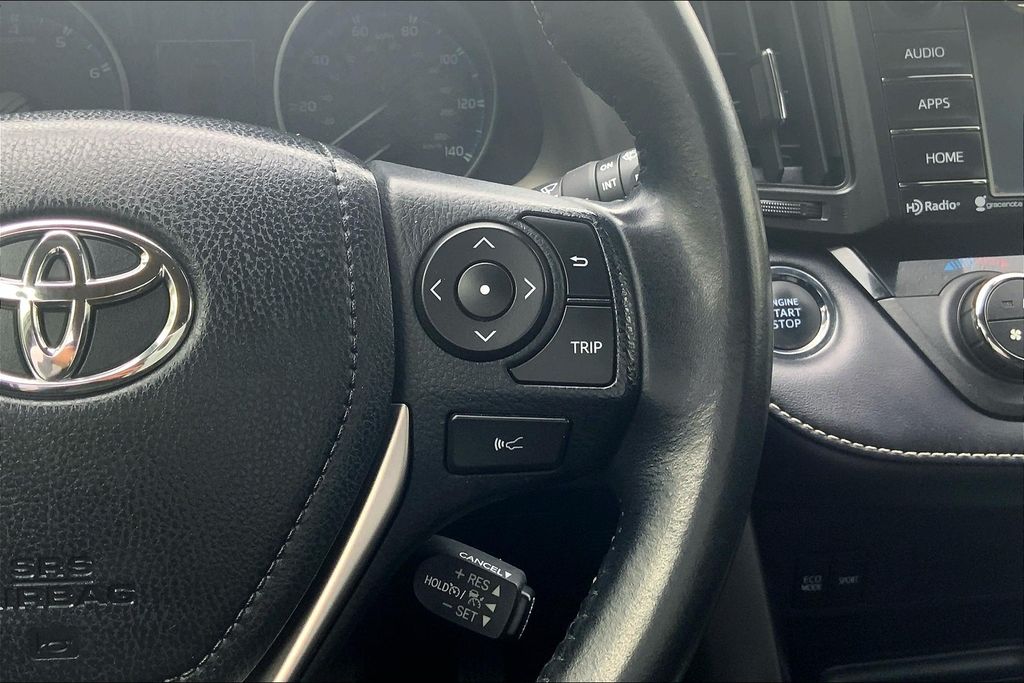 2017 Toyota RAV4 XLE photo 18