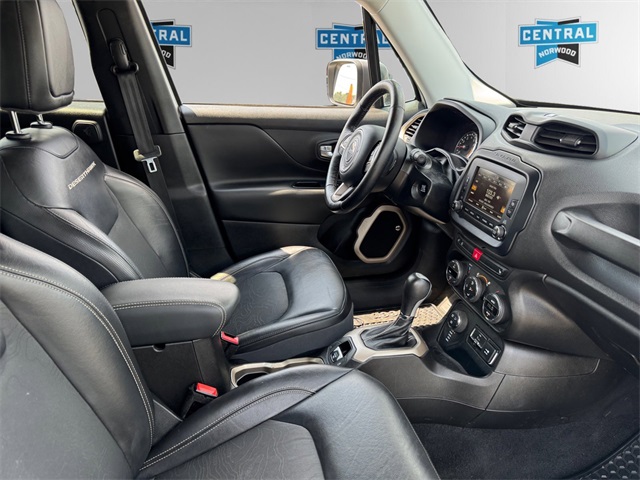 2017 Jeep Renegade Trailhawk photo 6