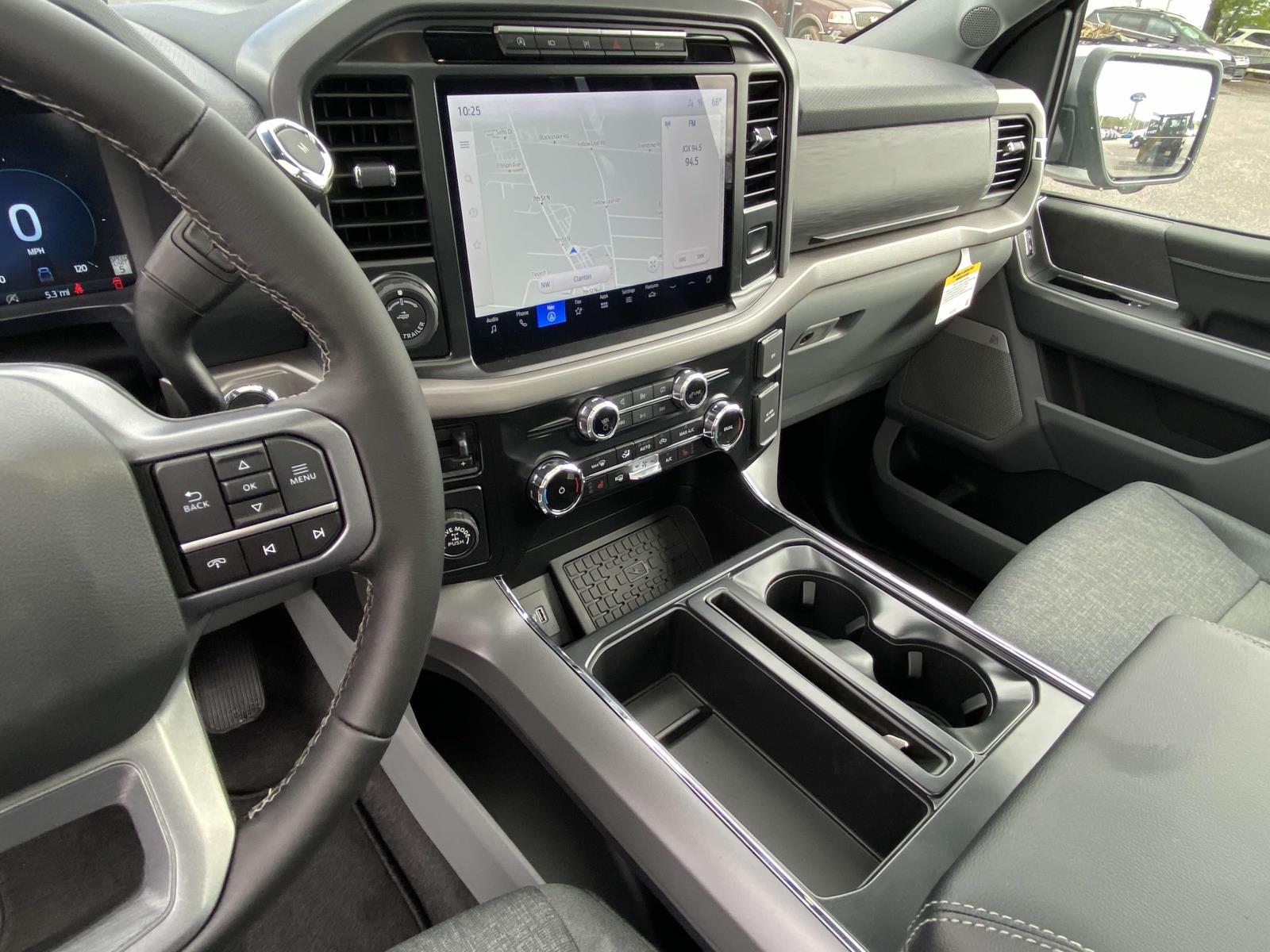 2024 Ford F-150 XLT photo 17