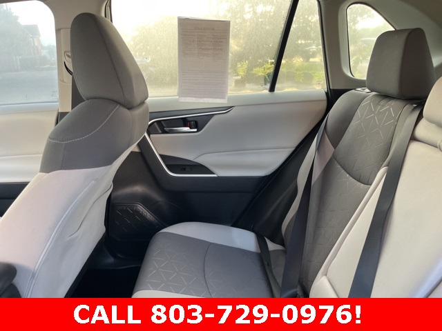 2021 Toyota RAV4 XLE photo 13