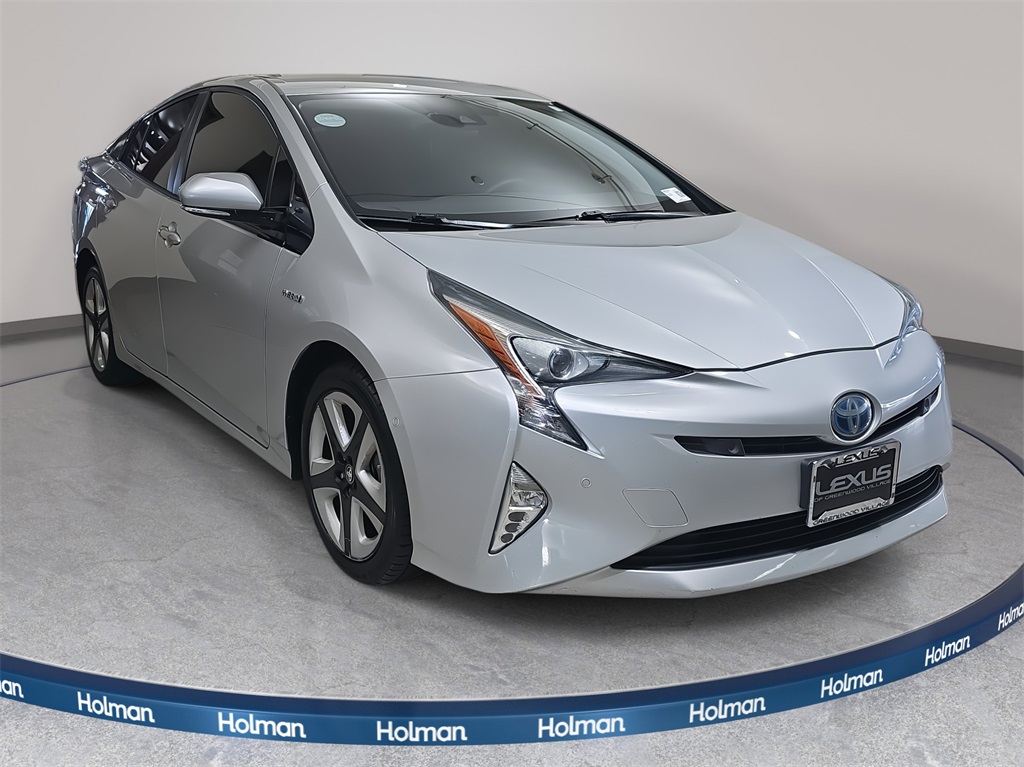 2018 Toyota Prius Three photo 4