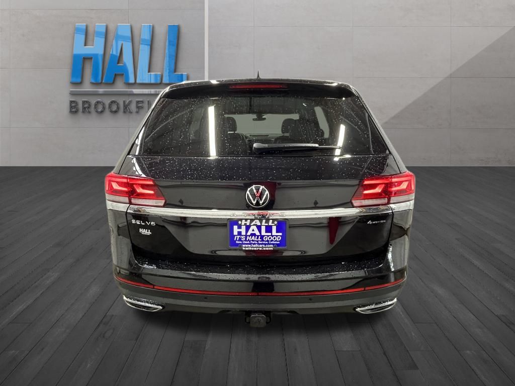 2023 Volkswagen Atlas SEL photo 4