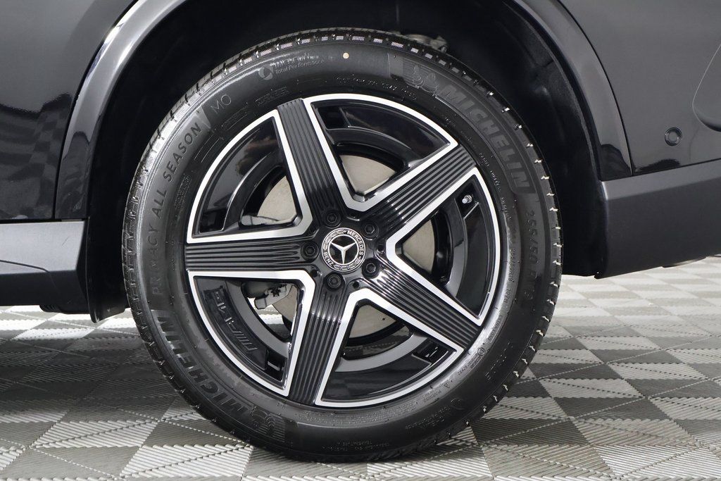 2026 Mercedes Benz GLC 300 photo 6