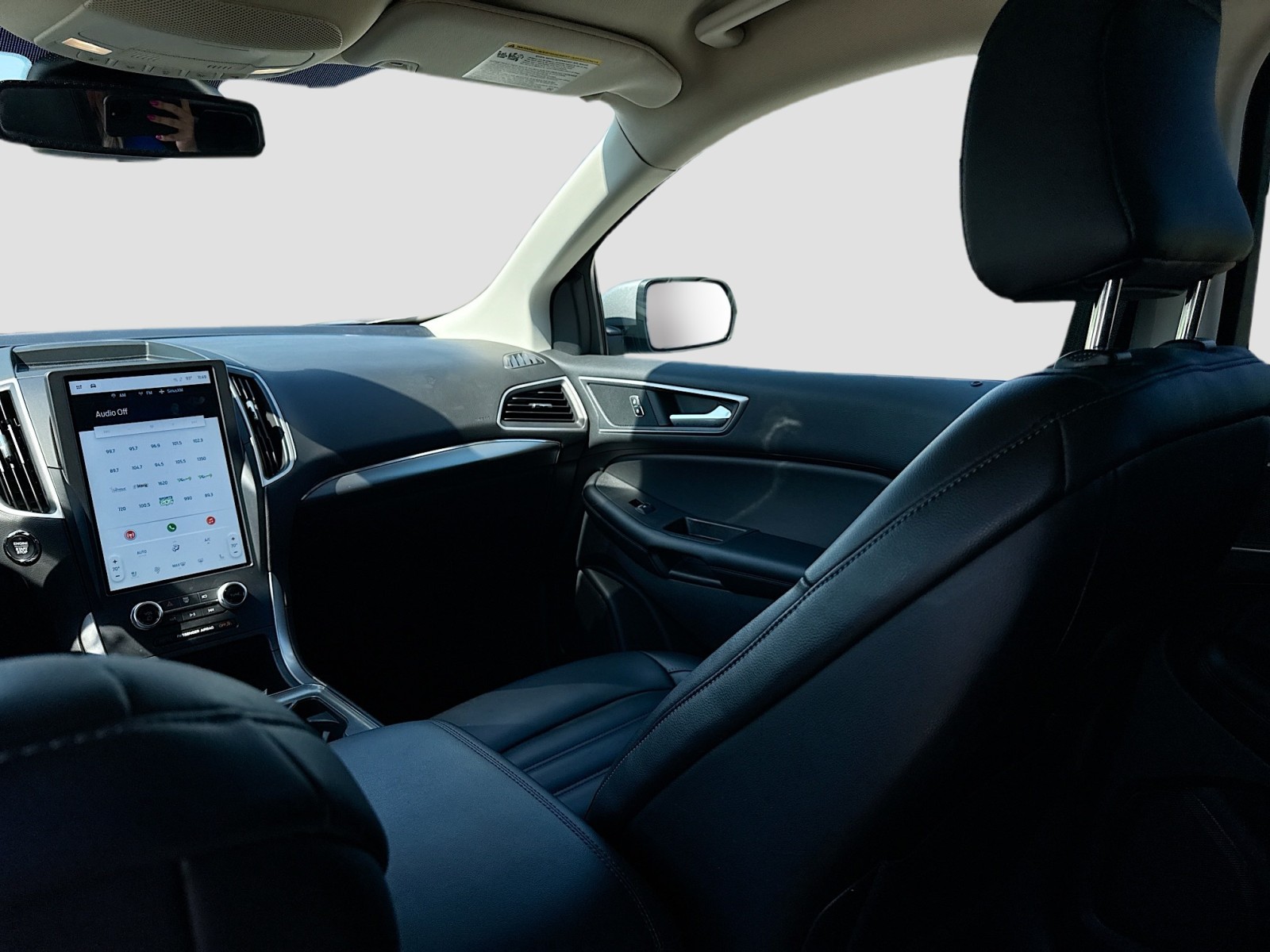 2022 Ford Edge SEL photo 22