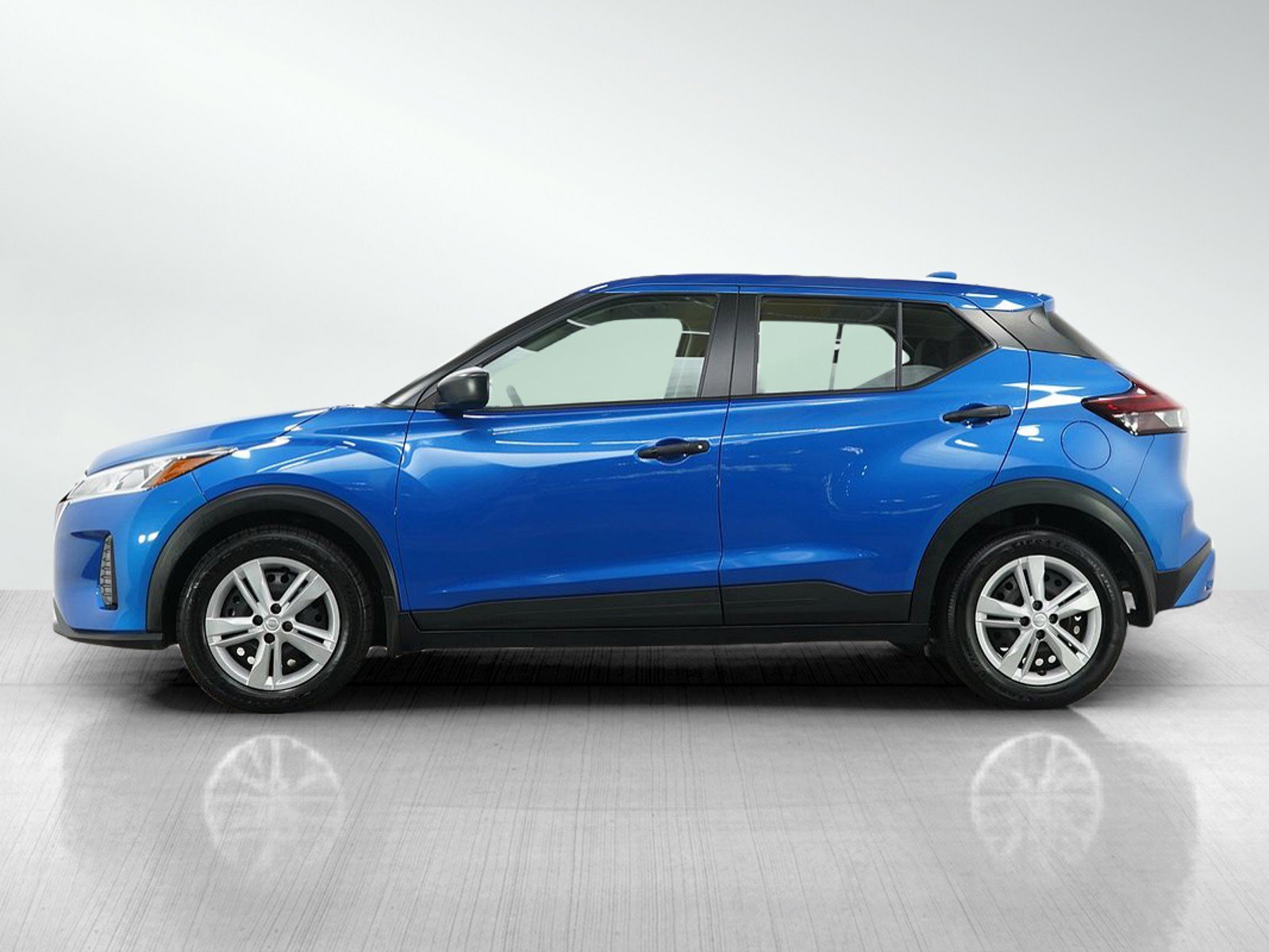 Used 2024 Nissan Kicks S with VIN 3N1CP5BV7RL479275 for sale in Burnsville, Minnesota