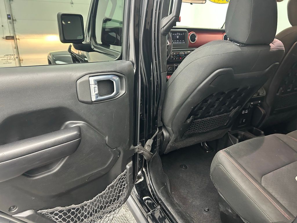 2021 Jeep Gladiator Rubicon photo 28