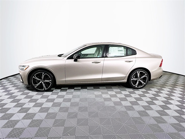 2024 Volvo S60 B5 Core photo 3