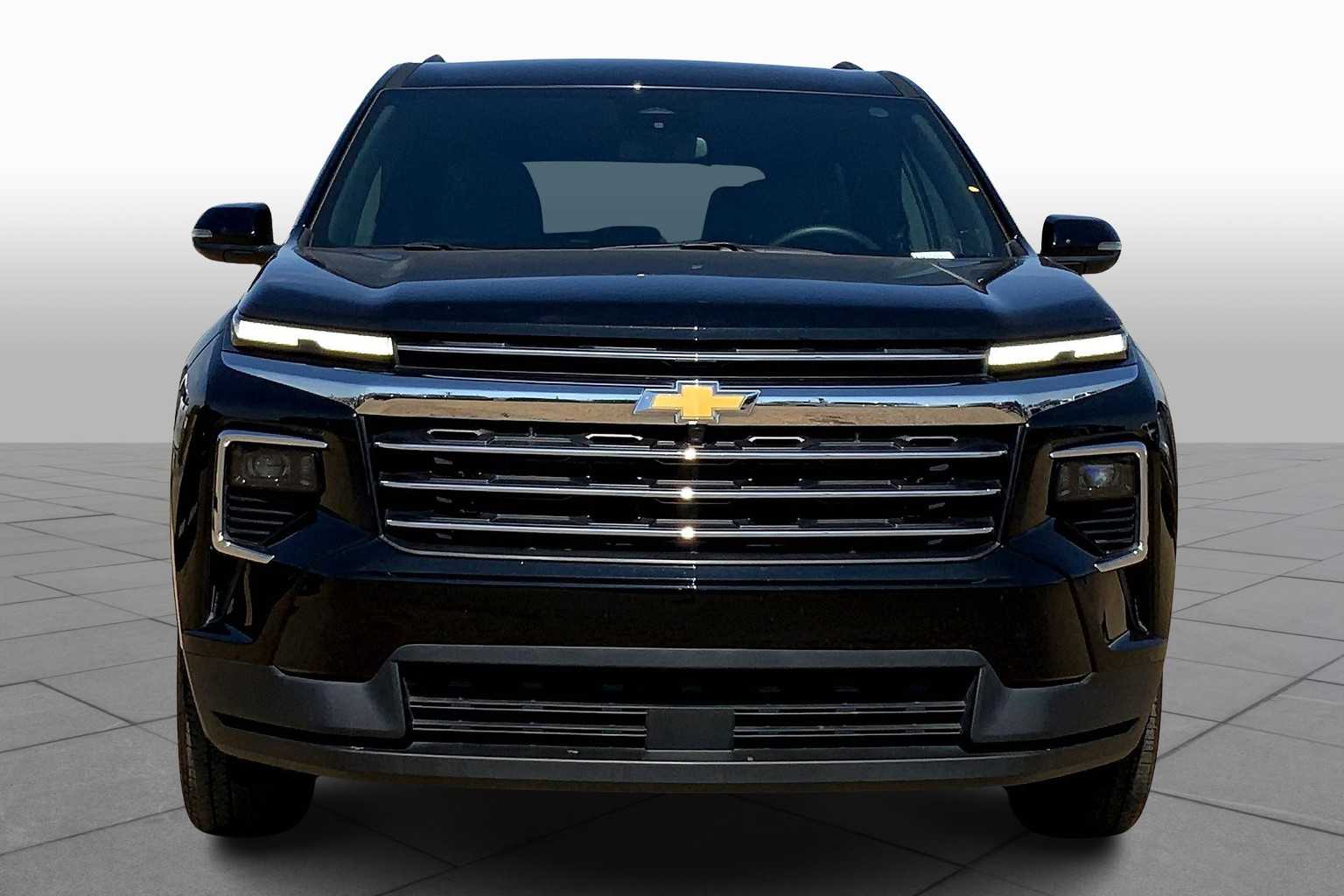 2025 Chevrolet Traverse photo 3