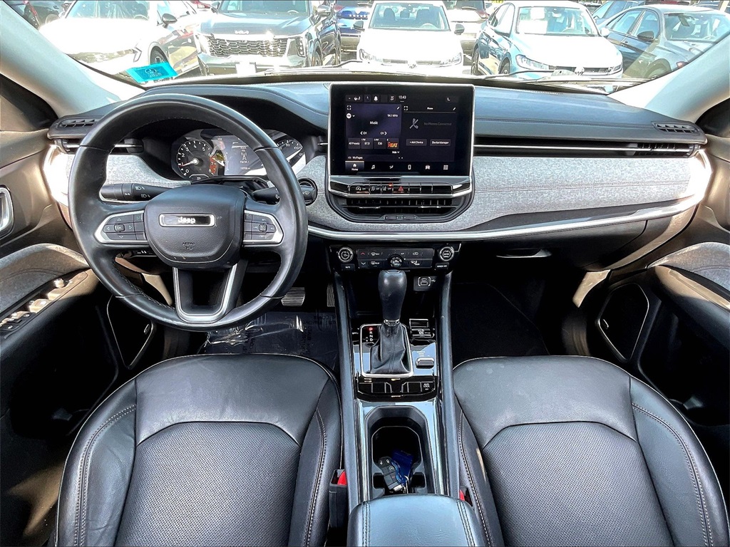2022 Jeep Compass Latitude Lux photo 20