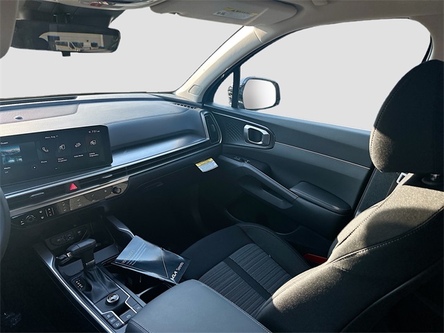 2025 Kia Sorento LX photo 19