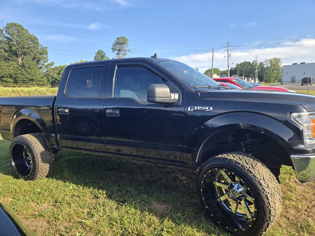 2020 Ford F-150 XLT photo 4