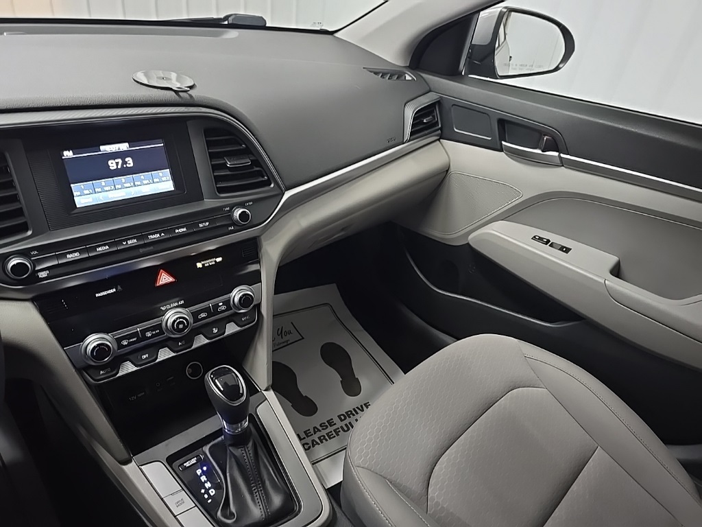 2020 Hyundai Elantra SE photo 24