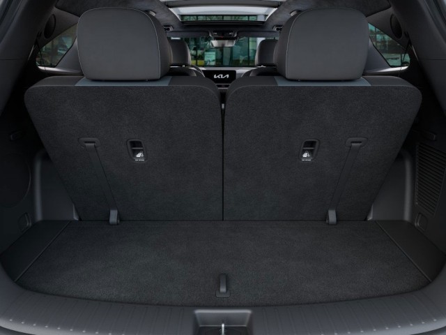 New 2025 Steel Gray Kia SX Prestige image 19
