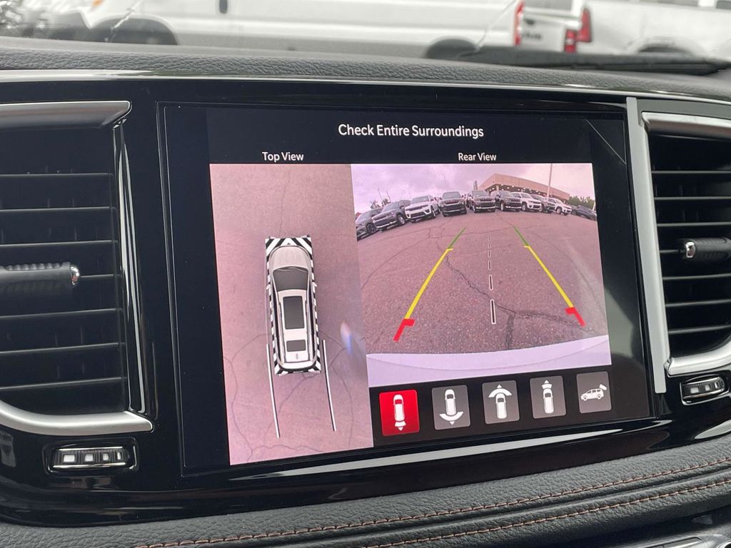 2026 Chrysler Pacifica Pinnacle photo 33