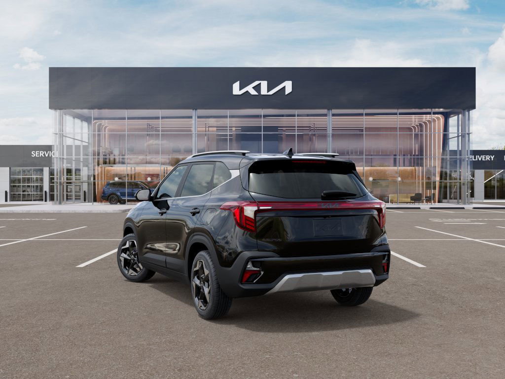 2025 Kia Seltos EX photo 5