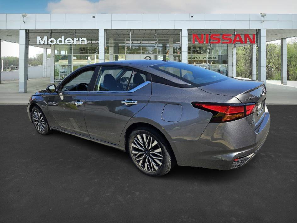 2024 Nissan Altima 2.5 SV photo 5