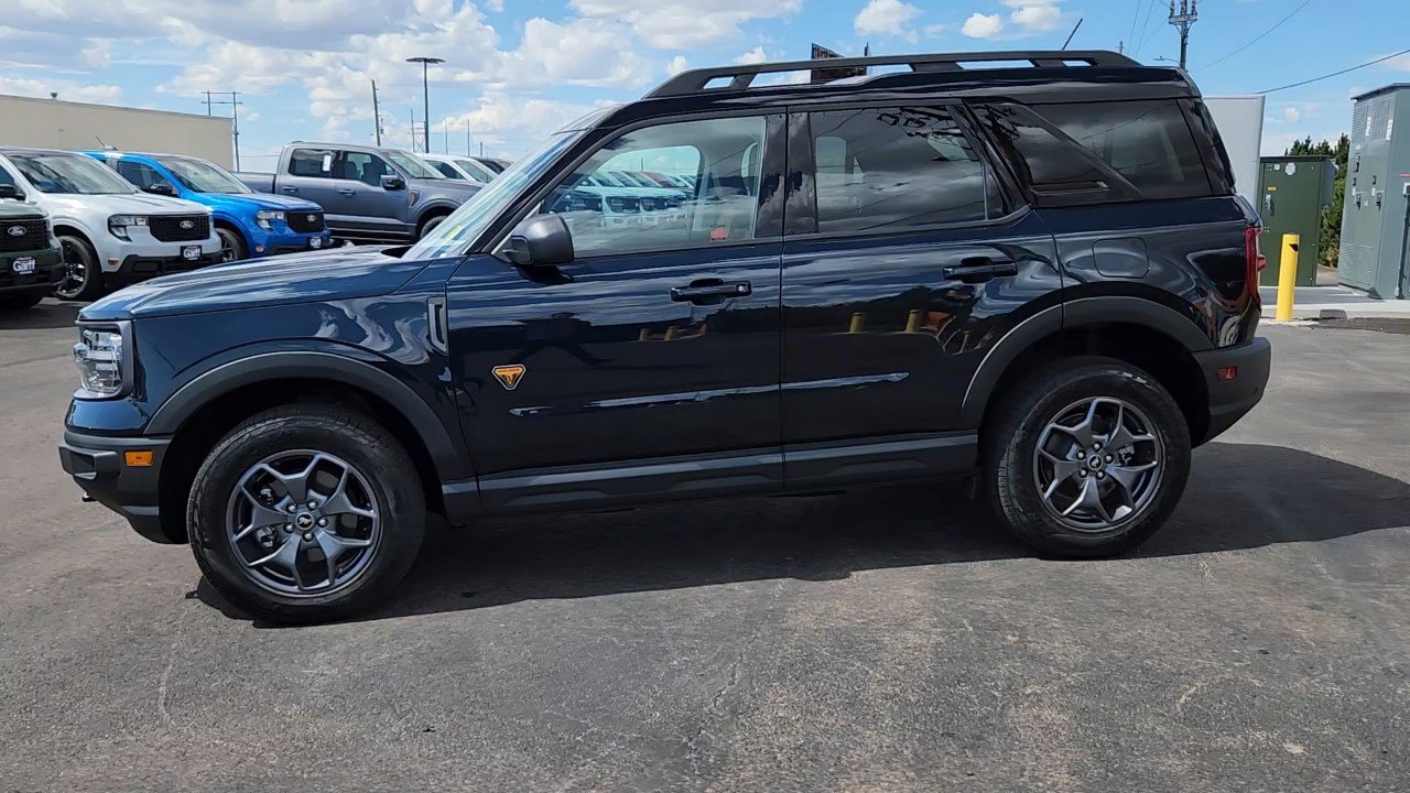 2022 Ford Bronco Sport Badlands photo 2