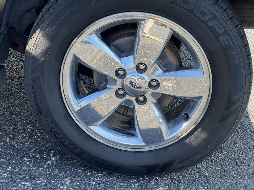 2010 Ford Escape Limited photo 9