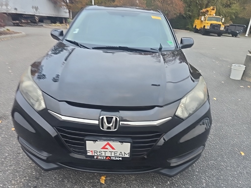 2016 Honda HR-V LX photo 2