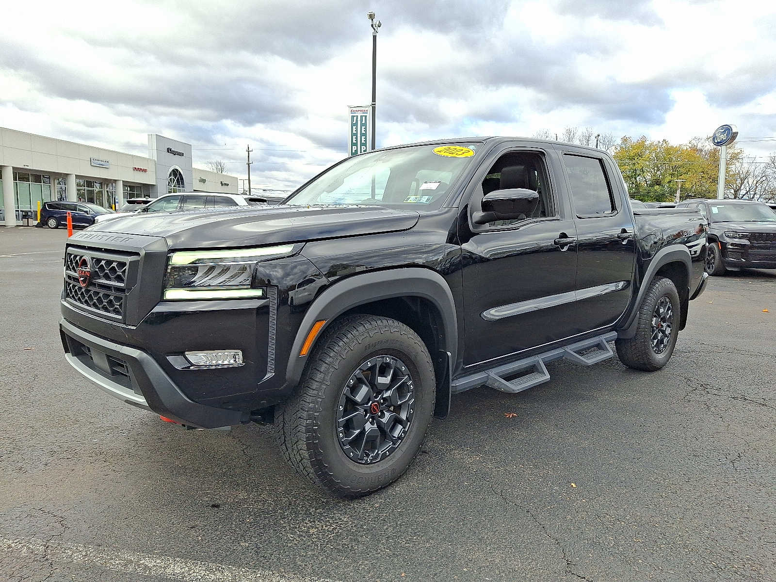 2023 Nissan Frontier PRO-4X photo 3