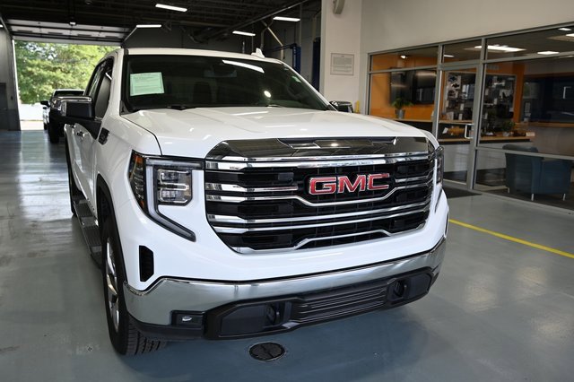 2022 Gmc Sierra 1500 SLT photo 2